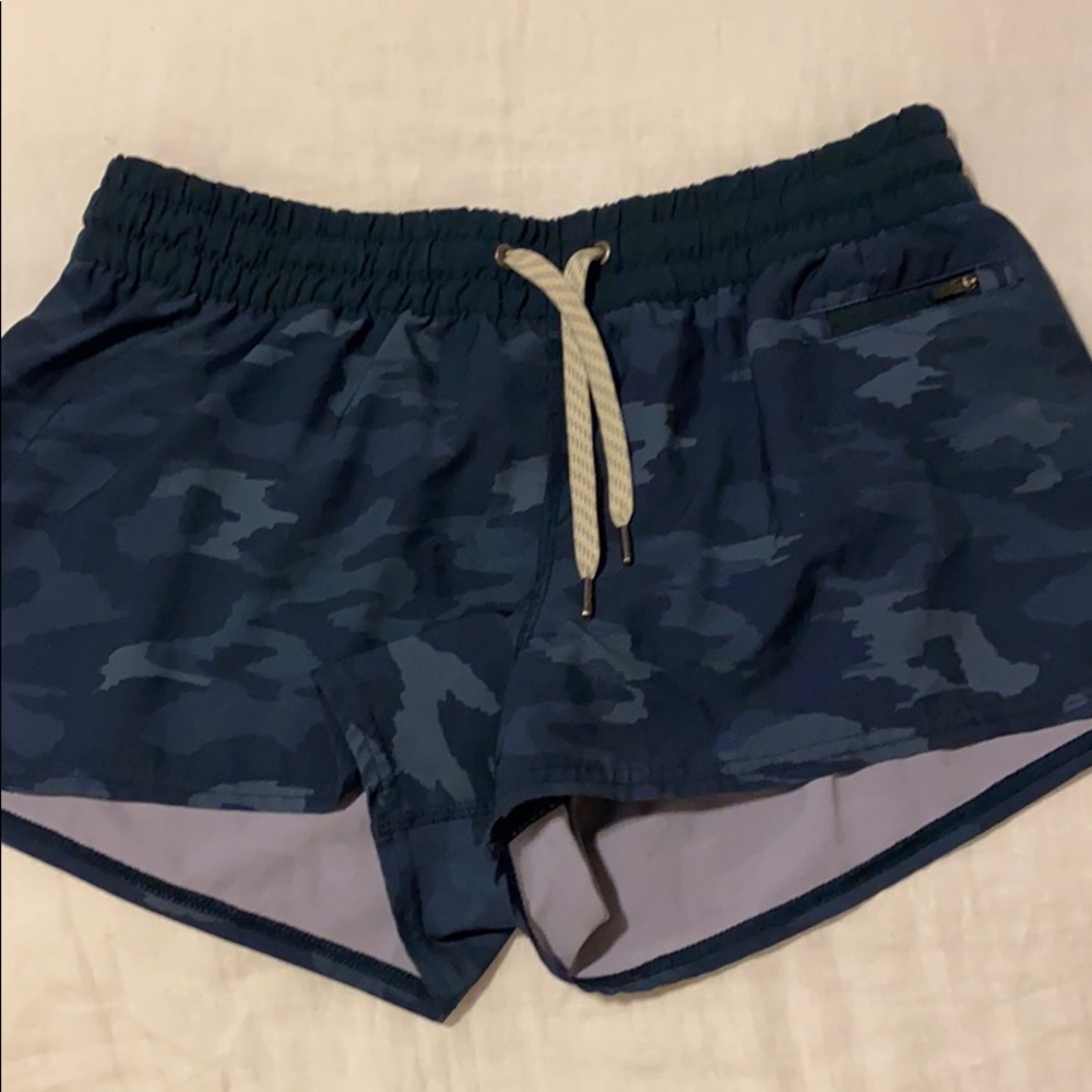 Vuori Clementine Short Indigo Watercolor Camo